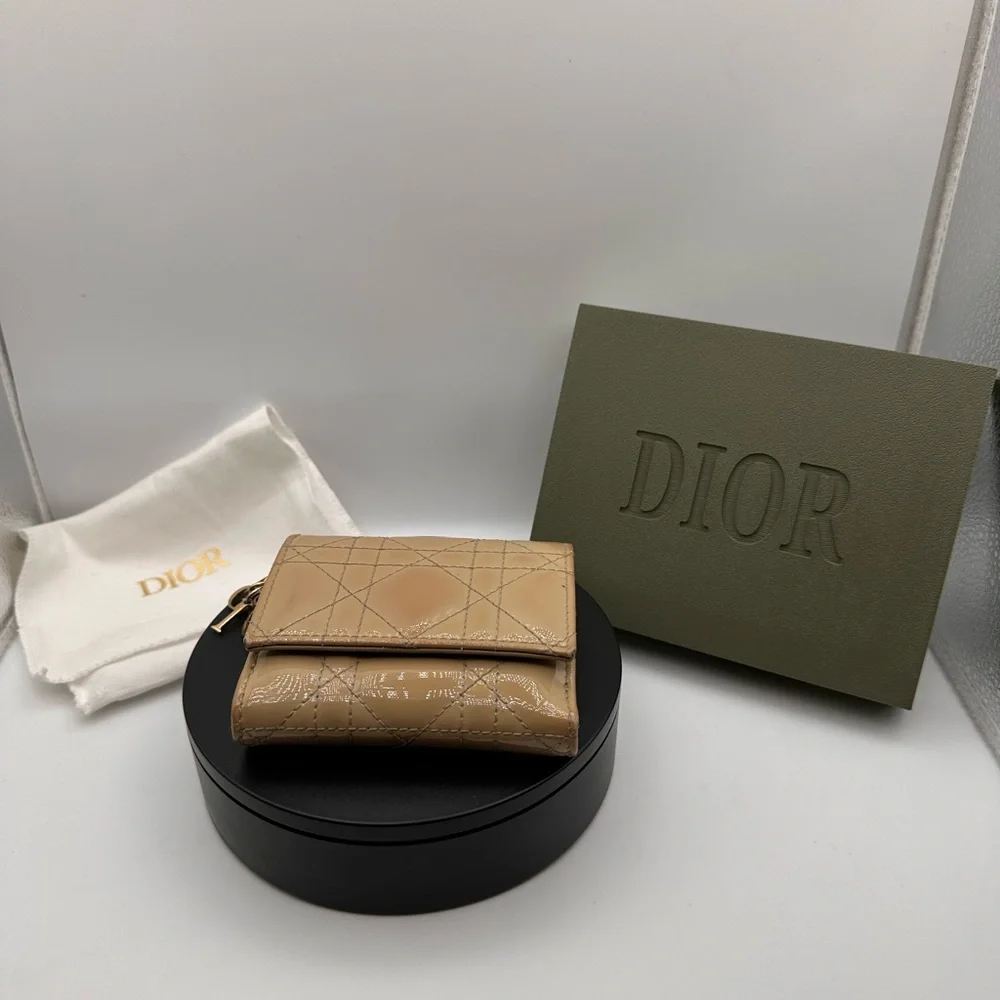 Dior Beige Patent Leather/Leather Trifold Wallet Made in Italy 43-MA-0290